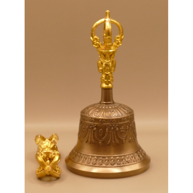 Glocke und Dorje mit huellen