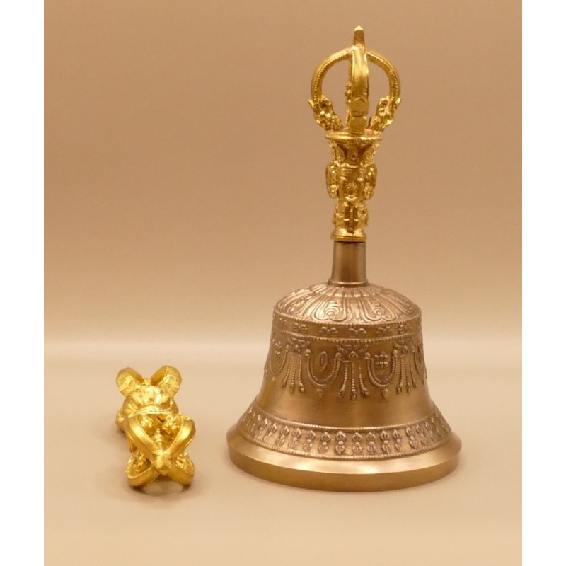 Glocke und Dorje mit huellen