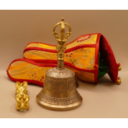 Glocke und Dorje mit huellen