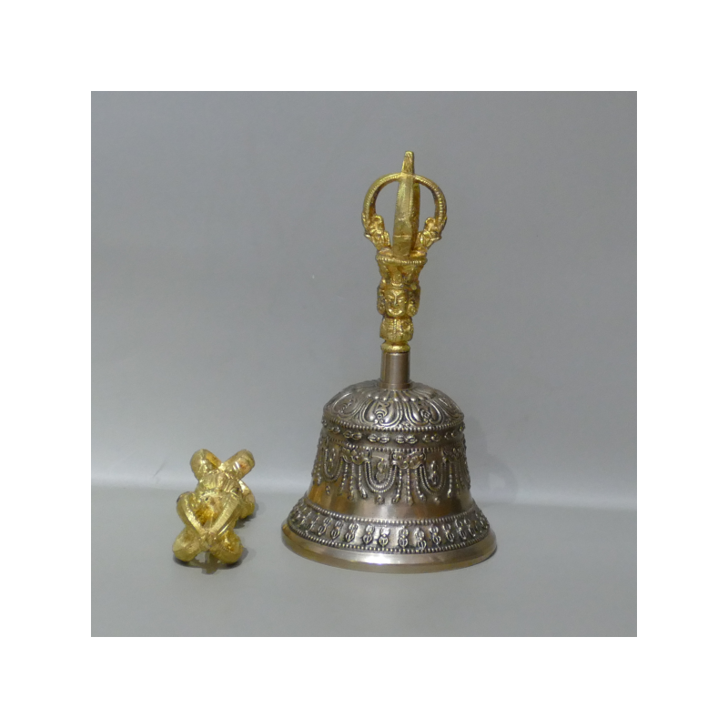 Glocke und Dorje mit  Brokat huellen