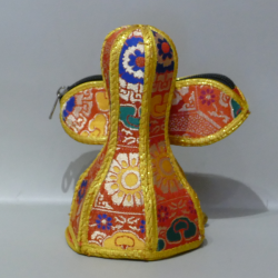 Glocke und Dorje mit  Brokat huellen